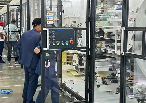 High-Speed Pull-Up Diaper Machine Video